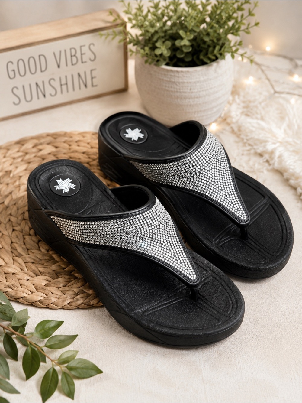 ✨ Tek Gear Bling Cushion Thong Sandals – Women’s 9/10 ✨